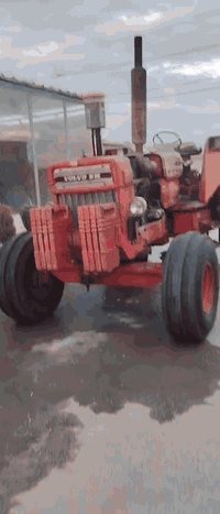 السلام عليكم تركتر فالفو موديل ٨٠ شرط كير محرك اكسل طخم تاير جاهز من كلشي بدون صبغ السعر 25مليون الاستفسار
***********
