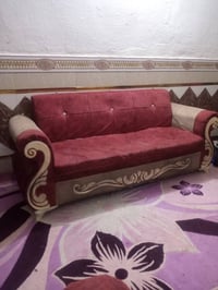 عندي تخم قنفات للبيع 4 قطع السعر 150وبي مجال شراي يتصل علا الرقم 07708...