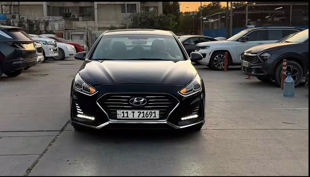 السلام عليكم سوناتا موديل. 19وارد امريكي حادثها جاملغ وشويه من البنيد بدون داخل محرك 2400كير مكينه مامفتوحات مكفولات السيارة داخلة برمجة على بانزين العادي (يعني بانزين عادي مو محسن )
تبريد ثلج
السياره جاهزه من كلشي
مواصفات شاشه جبيره دوار
كار بلي
نظام سبورت
رادارات جانبيه
كشنات جلد
تخم ويل كب
السعر  ١٢٥  وبيهة مجال للاستفسار ***********
