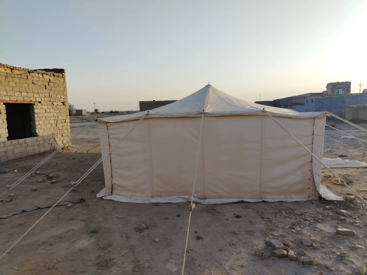 خيمه صباحيه الاصليه نضيفه قياس ٩ب٥ المكان السماوه قضاء الخضر للأستفسار الاتصال على الرقم ***********
