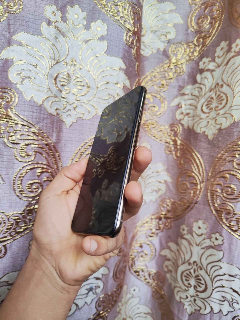 اكس ماكس  ذاكرة 512
ستبدل بطارية من ابل ستور وشاشة 
فيس ايدي شغال مابي اي عطل 
سعره 185مكاني بصره حي الحسين ماعندي توصيل ***********
