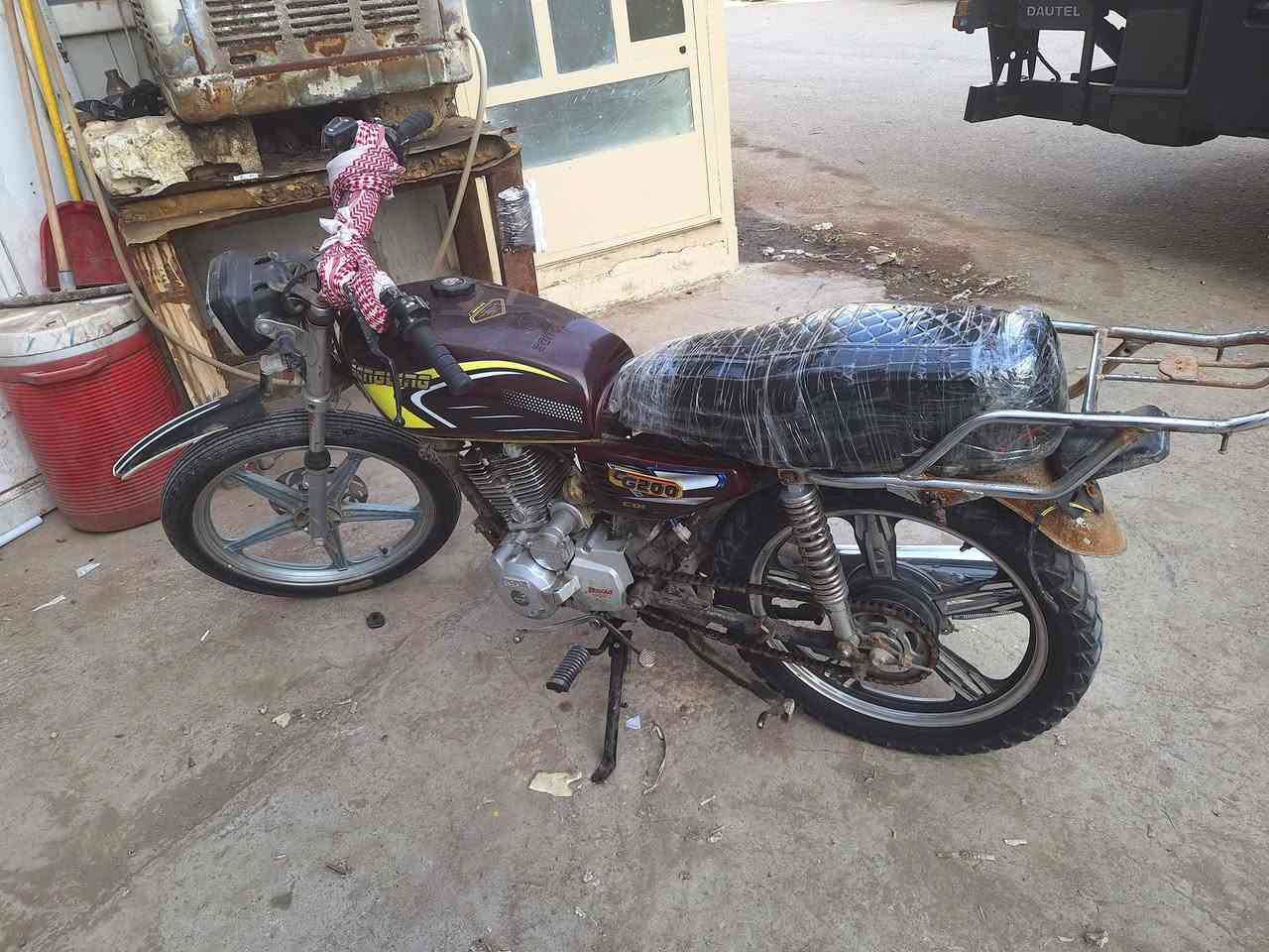 سلام عليكم دراجه ٥كير شغاله حالين اروح بيه واجي بس المسننه مال الزنجيل تفلت سنون مالته ضعيفه وتفلت اول متحرك بعدين تستقر السعر ٢٢٥الف وبيه مجال ..ملاحضه ابيع عل الحطه لا اشاير لا لايت*********** بي ويتساب
