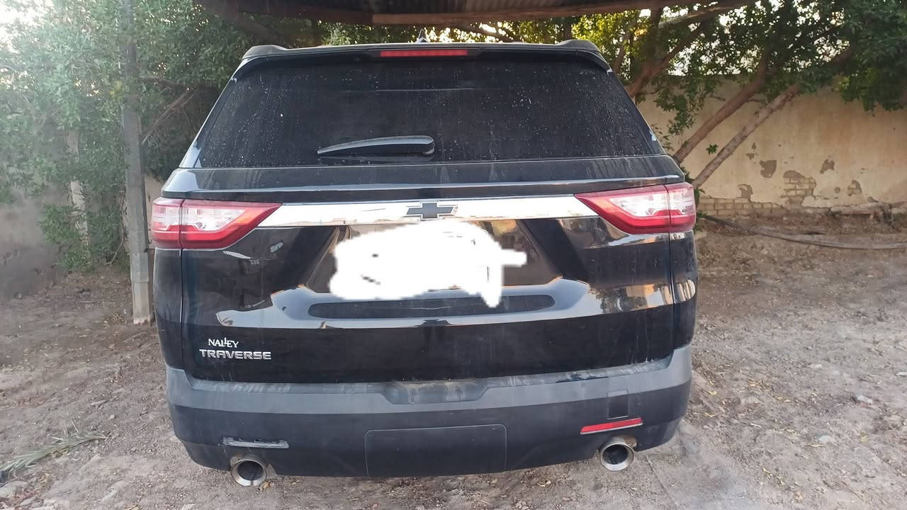 السلام عليكم اخوان عدني اترافس موديل ٢١ الحادث جاملخ وبنيد اريد مراوس تاهو موديل فوق 13 الاتصال ***********
