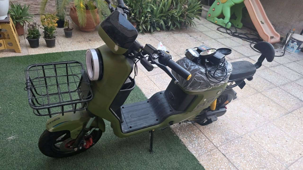 🛵⚡ للبيع دراجة شحن كهربائية R9 ⚡🛵
✨ بحالة شبه جديدة كما موضح بالصور
✨ تشغيل عن بُعد (ريموت)
✨ مع جميع الملحقات
✨ استخدام قليل جدًا

سبب البيع: الأهل يخافون على ابنهم لذلك تم عرضها للبيع.

💰 السعر المطلوب: 500 ألف دينار
📞 للتواصل: ***********

البيع فقط لمن يرغب بالشراء الجاد، والله يوفق الجميع.
