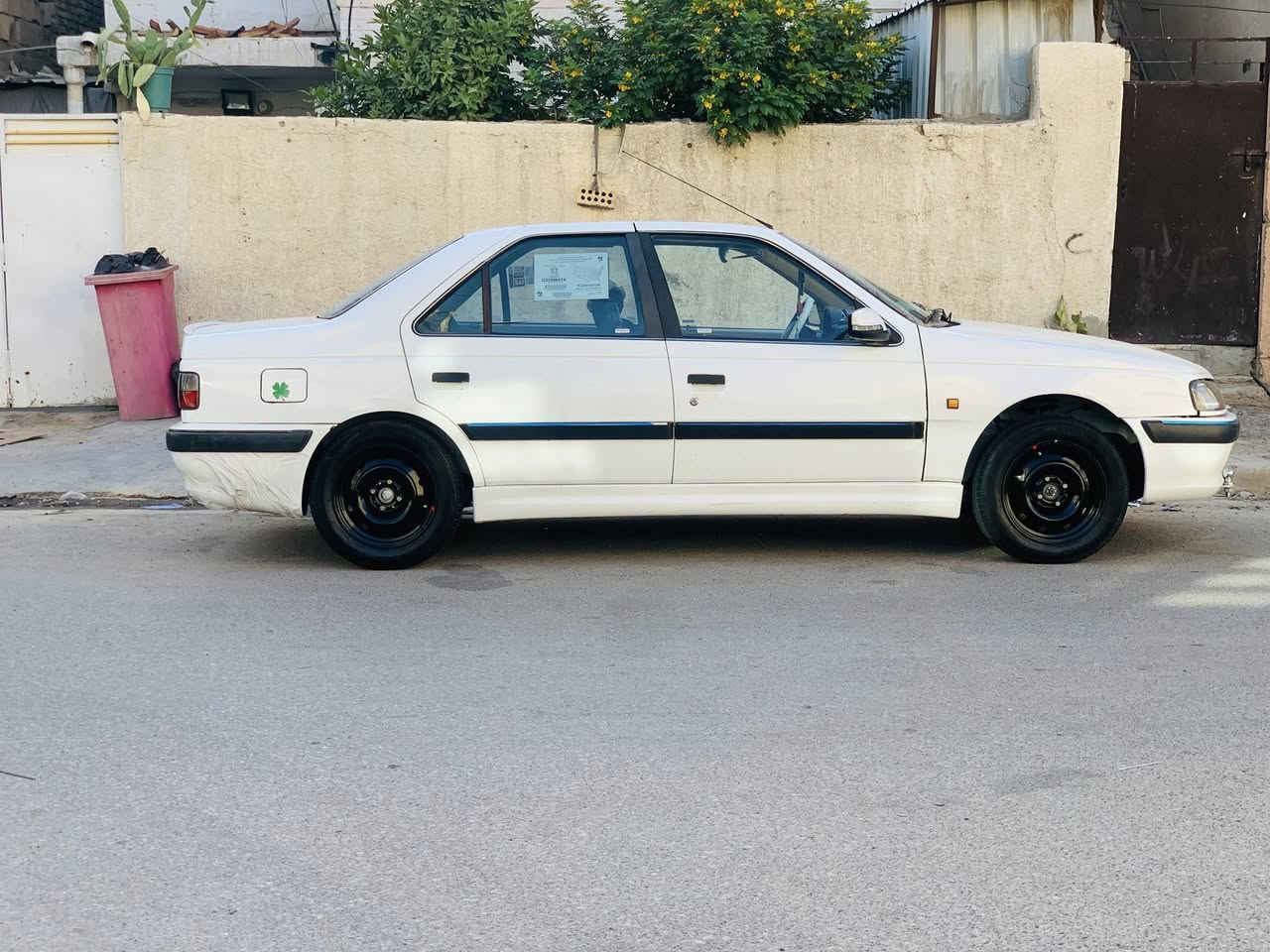السلام عليكم بيجو بارص للبيع
السياره خير من الله تبريد كير مكينه
حساسات خلفيه كامره شاشه تحكمات ستيرن
رقمها بغداد انكليزي بسمي السنويه
السياره بيها جاملغ امامي مبدل من الشركه نضرب بدراجه وبدلته مكاني بغداد الحريه الدولعي 
الهاتف ***********
