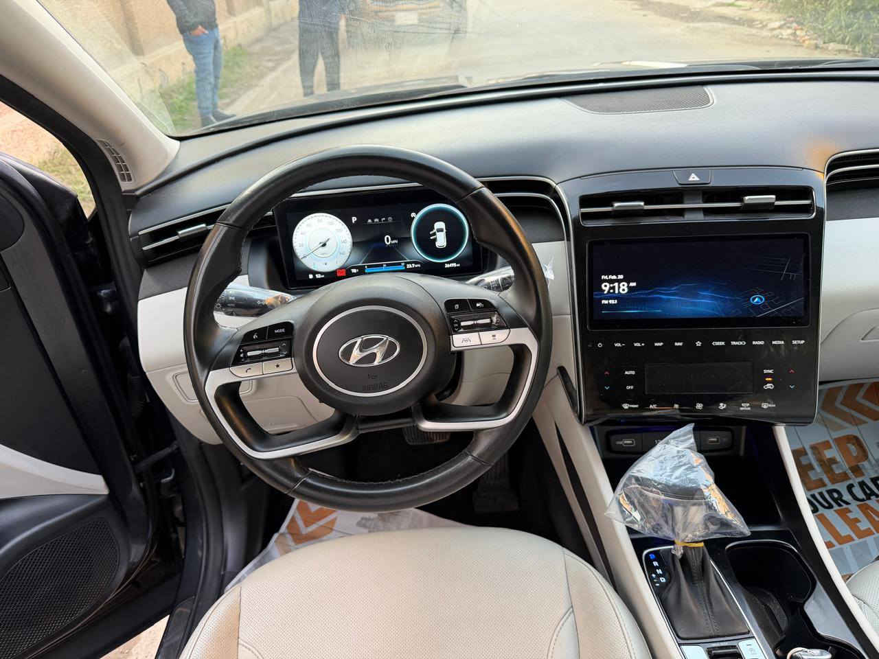 اسلان عليكم
توسان للبيع مديل 24
رقم بغداد 
بدون ايرباك حادث خفيف مصلح نفسه وعلى كده يعني صبغ بيها بس شويه بالصندوك ممبدل بيها شي ممفتوح بيها شي غير الشويه الي بالصندوك كله مكفول ومكفوله من كل داخل السياره احلا من الصور وجديده بمعنى الكلمه وماكو انضف واحلا منها وسعر حلو
المواصفات :
بصمه وتشغيل عن بعد 
فتحت سقف
تبريد قطعتين
تدفئه بالكشنات
داخل جلد 
شاشه كبير ودجتل
كراسي كهرباء 
اشاير بالمري
الجام كهرباء 
4وضعيات قياده
شحن USB
تحكمات ستيرن كامله 
مانع نزلاق ونضام نزول منحدرات
صندوق كهرباء 
اوتو هولد 
نضام اقتصاد بالبانزين 
نقط عمياء +حساسات امامي خلفي وحساسات بالمري
كامره دواره 
سايد بريك دكمه
يعني فول مواصفات صور الحادث منشوره واضحات
السياره ماشيه 26الف فقط
مكان السياره بغداد
السعر :203ورقه يعني(شدتين و٣ورقات)وبيها مجال
رقم الهاتف: ***********
