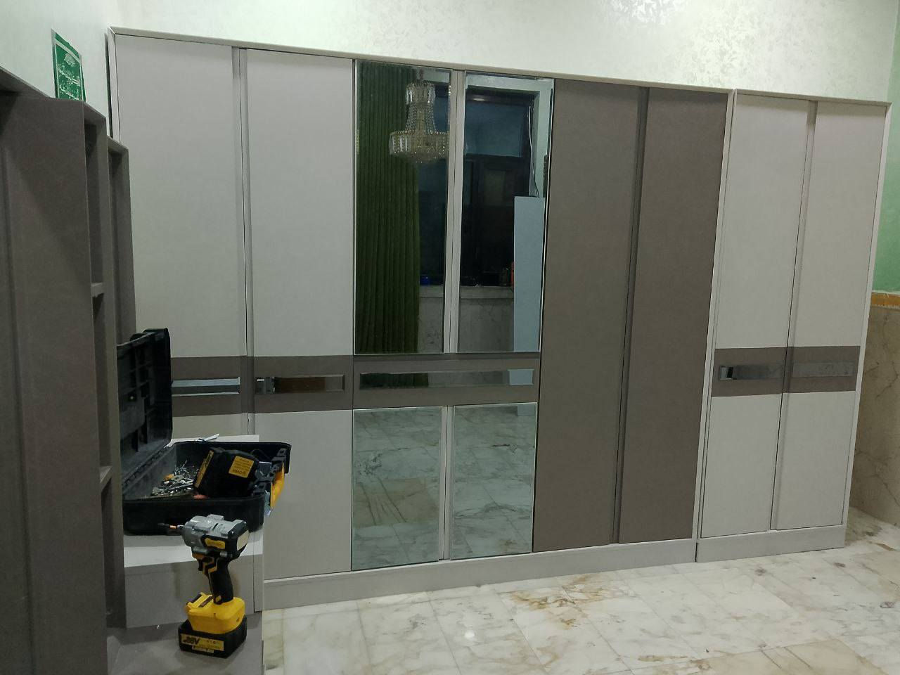 نجار فتح وشد ونقل انواع الغرف التركيه والماليزيه والعراقيه داخل كربلاء وجميع المحافظات وبدقه عاليه واسعار مناسبه اتصال *********** واتساب او تراسلني خاص
