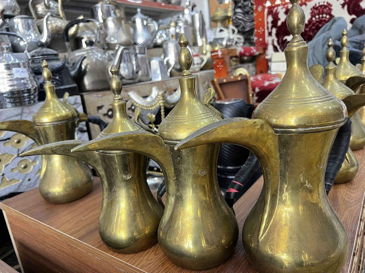 ادلال رسلان طرق يدوي  قديم اثلث ختام  مقاسات 30/32/35 السعر 135رقم الحجز ***********
