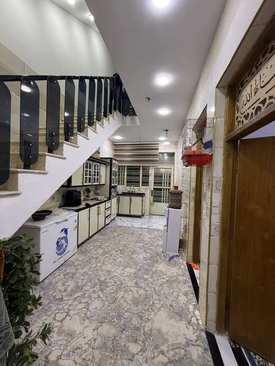 السلام عليكم دار للبيع 75متر طابقين بناء حديث 
الشعله ام نجم 
قرب اسواق السيد قريب ع مستوصف الوفاء 
متواجد فيس 
واتساب ***********
