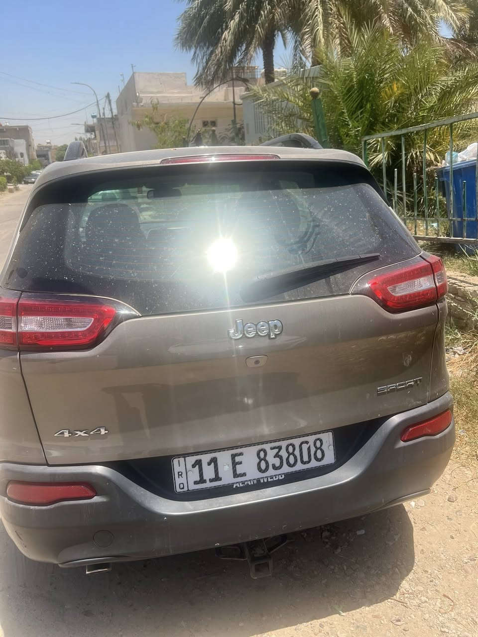 جيب شيروكي بزون موديل 2017
محرك 2400 السياره بيهة نواقص الصدر الامامي وبولش للبنيد فقط السياره ماشيه  38000 ميل 
سعرهة 123 وبيه مجال للشراي 
واتس ***********
