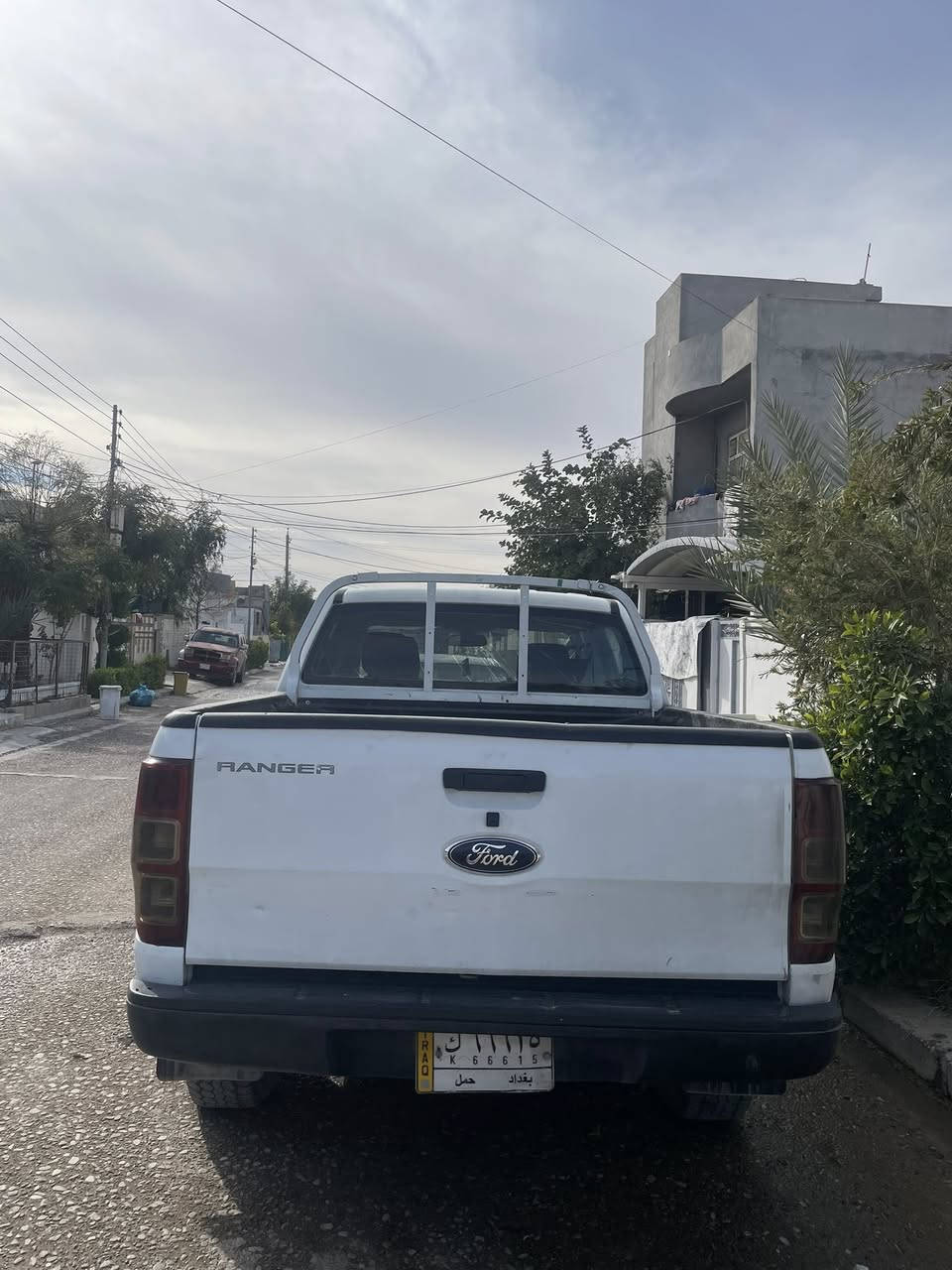 سلام عليكم بيكم فورت امريكي موديل 2013 بيهاا شويه بارد باب السكن الخلفي سياره جديده تدفى تبريد شوته خارجيه فول موصفات.  سعر 115 وبيهاا مجال ***********
