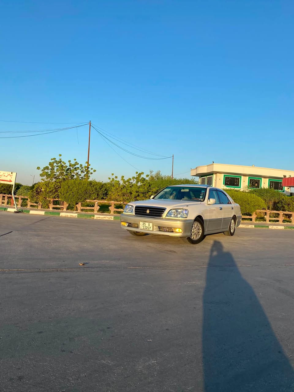 السلام عليكم
للبيع كراون ملكه موديل 2000 اصل  مكفوله من كصه ونقل جثه وأصوليات رقم كركوك بسمي شخصياً مشروع وطني سنويه لل2030 تحويل ثاني يوم مكينه وكير بلكارتون صارلي شهرين من شديتهن مكينه ففتي 3000 تخم تاير أربع كشنات كهرباء كرستال اصل فتحه تلث دكم  برده خلفيه ستيرن كهربائي تحويره نجف فوك وجوه سياره جاهزه وترايك ١٨٠ سياره حلوه وجديده شراي خابرني وتدلل *********** 

*********** عنواني الحله ناحيه النيل
