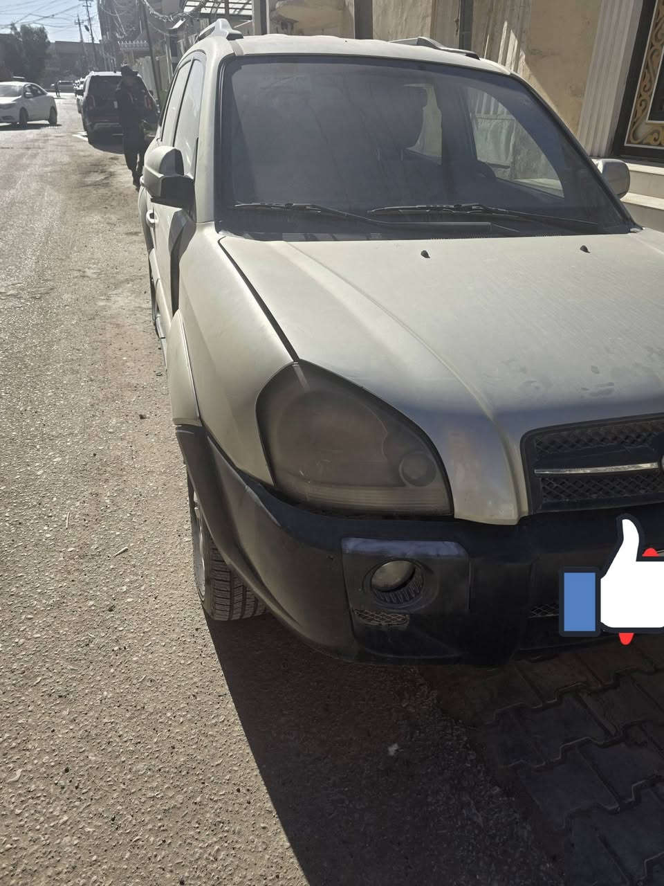 توسان ٢٠٠٧ لون زيتوني وارد أمريكي ومضروبة هنا وضربتها مبينة بالصور الكير والحدادية مالتها زينات والمكينة بيها خيط بخار وسنويتها ساقطة رقمها أربيل سعرها ٨٥ ورقة
للتواصل على الواتساب: ***********
