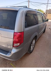 دوج البيع موديل 15 كير محرك حداديه جاهزه مطلوبه كمرك السعر 90ورقه وبيه...