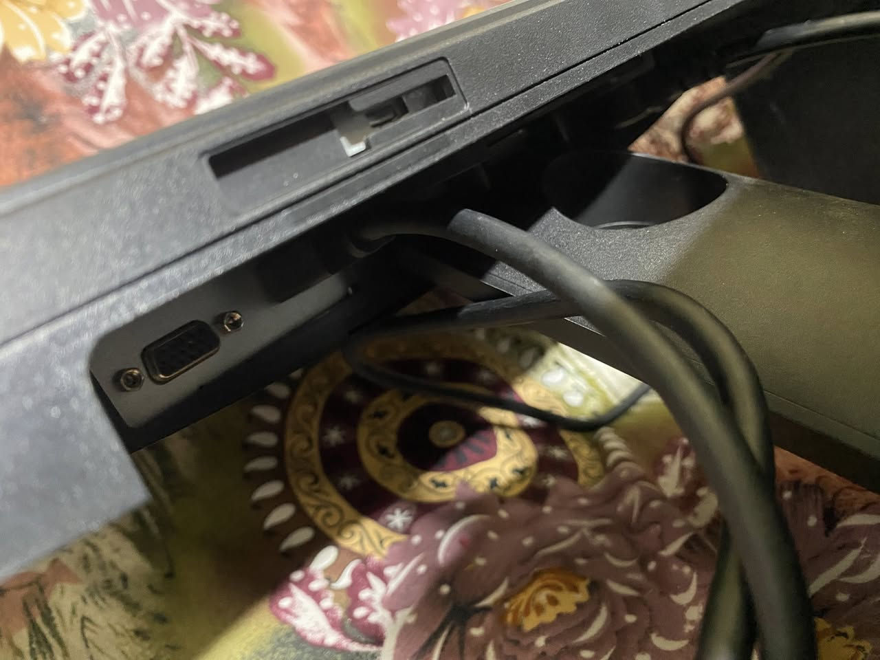 دل سستم 
CORI7 جيل عاشر
هارد 256 ssd
HDD 1000 واحد تيرا
رام 8 كيكا قطعتين 4
شاشه حجم 20 دسبلي بورت
كيبورد وماوس عادي 
وايرات كامله 
السعر 300
توصيل موجود
***********
