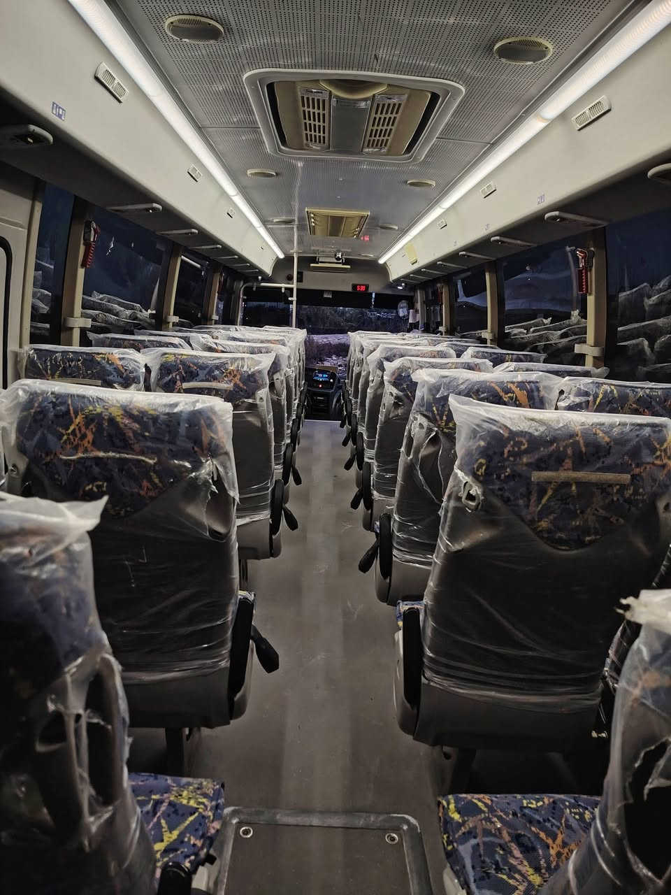 السلام عليكم باص هايكر 40 نفر السياره جاهزه من كلشي السعر خاص
***********
