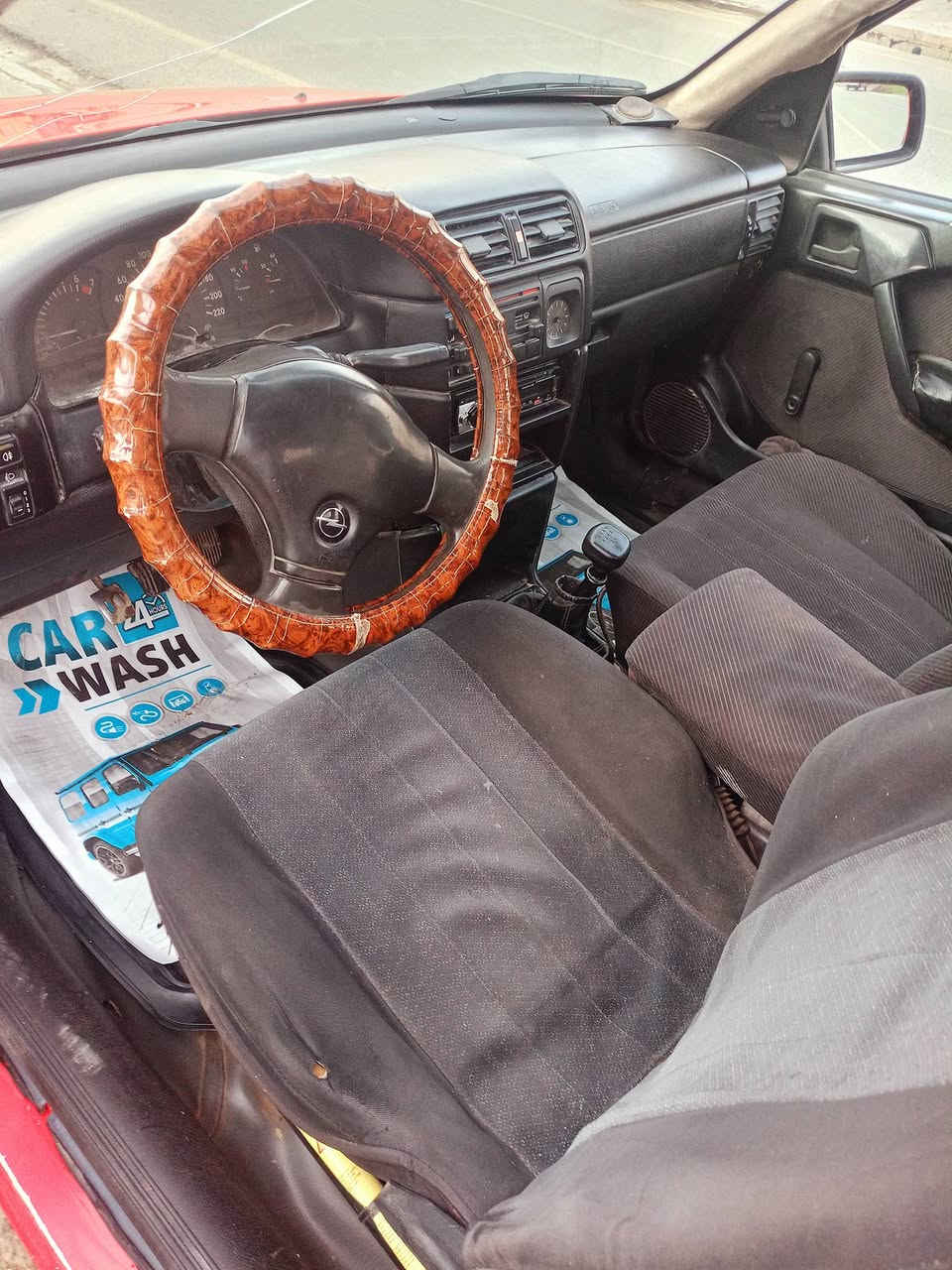 السلام عليكم فكترا حجم 18السلام موديل 1991
رقم نينوى دولي
شرط التحويل 
كابون بيها
سنوية عضم للـ2030
كير ومحرك شرط 
طخم الامامي والخلفي جديد 
طخم تاير جديد
السيارة بيها ضرر بتكمة السائق 4 اصابع معدله بارد
السيارة كلش حلوه ونضيفه مال جناي
سعر السيارة 37 وبيها مجال للطيبين 
رقم الهاتف /***********
اسيا /***********
