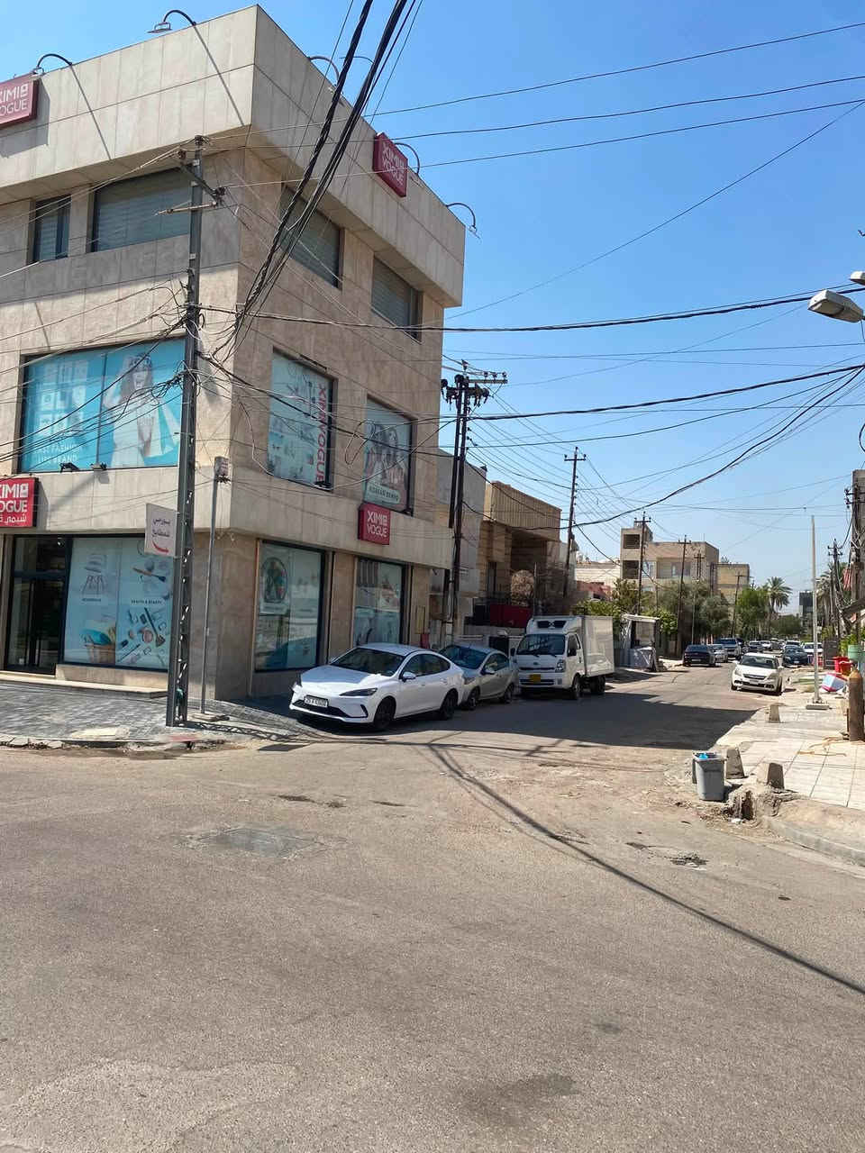 قطعة ارض مساحة 201م 
الواجهة 5,750م النزال 35م

حي الجامعة شارع كازينو الربيع 
مقابل جامع ملا حويش 
*********** اتصال او واتساب
