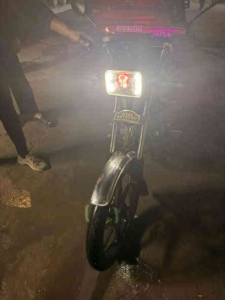 دراجه شاينك مرقم رقم انكليزي سنويه بسمي موديل 25 بعدها جديده مكفوله كفاله عامه مكاني بغداد البنوك *********** السعر مليونين
