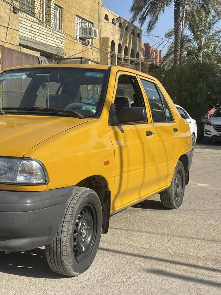 سلام عليكم سيارة سايبة للبيع مديل 2021 سيارة نضيفة كير مكينة شواصي خياسات كهربائيات مكفولة كفالة عامة نقصها بس شحن غاز للتبريد وبيهة  طخة يم لقبق مال بانزين و مصلحة السعر 58 و بي مجال العنوان بغداد الامين الثانية
***********
