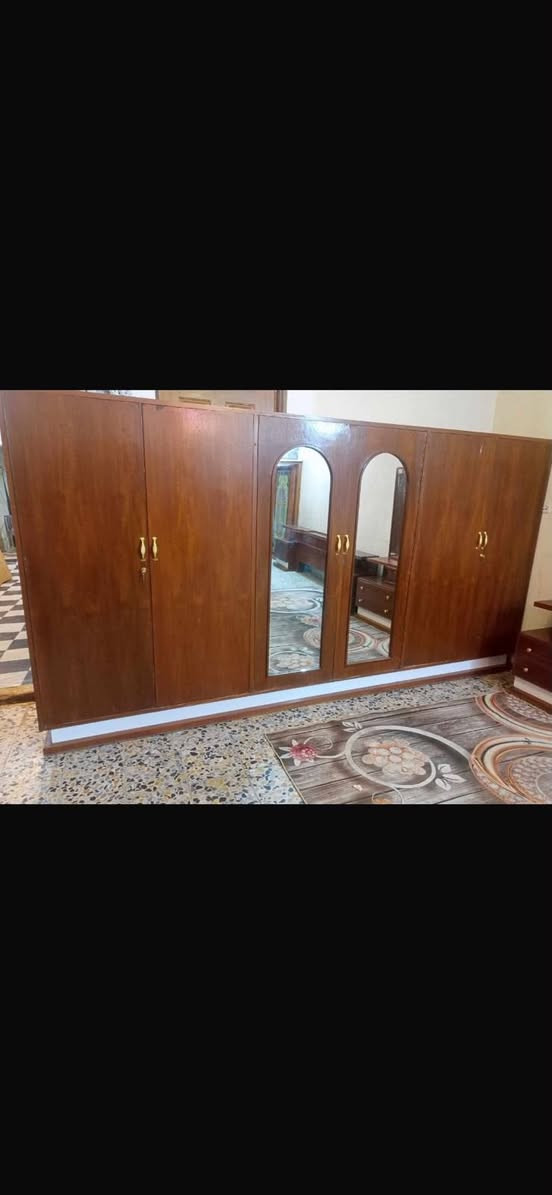 السلام عليكم
اغراض للبيع كنتورين وميز مراية وزاوية مكان المشتل استفسار اكثر تواصل مع الرقم
***********

