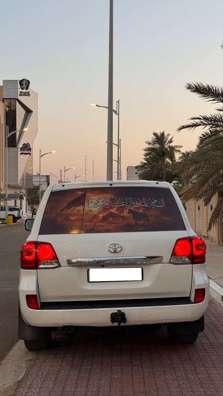 لاندكروزGXR كاز موديل 2014 مامصفحه ابلاد مصبوغه عام بسبب طبع الخطه ومبدل محرك كامل هو وتفرعاته ماشيه 441 سياره رقم بصره *********** مكان السياره البصره .
