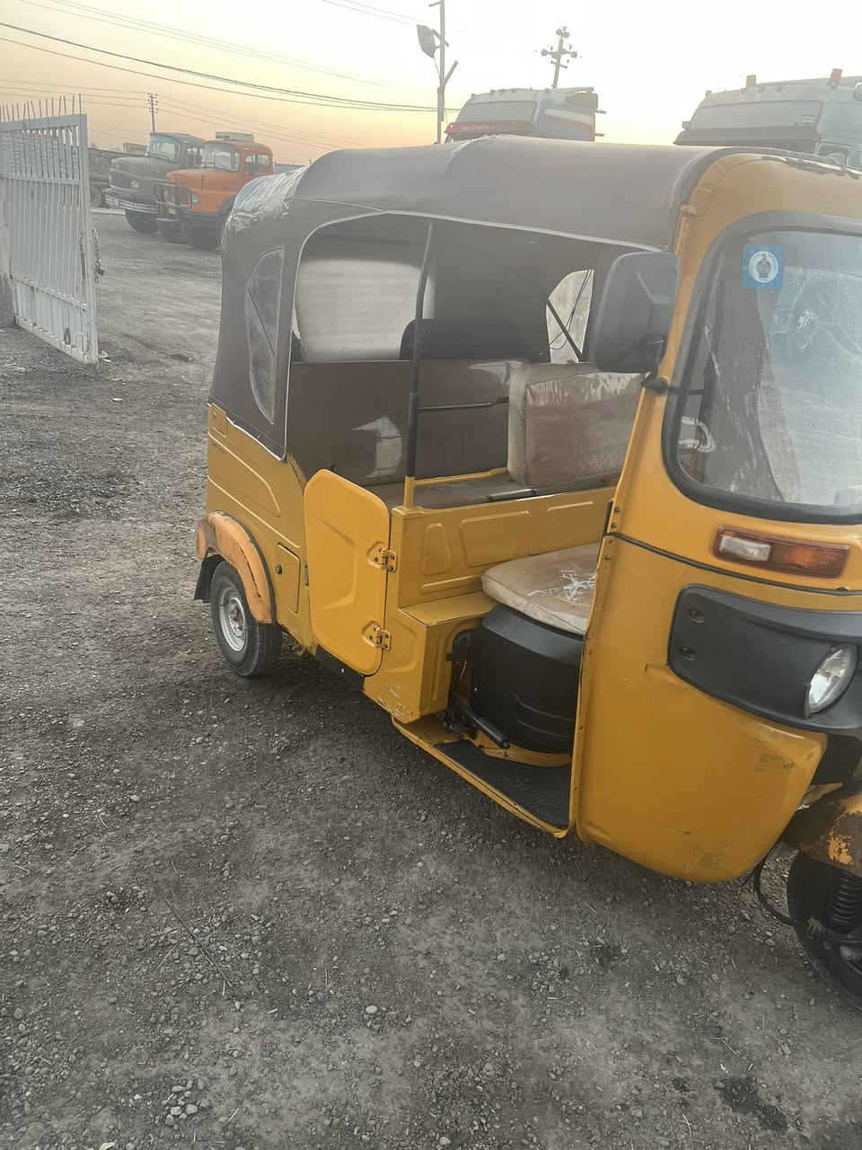 تكتك2021للبيع محرك مامفتوح مكفول مكان بغداد جسر ديالى ***********
