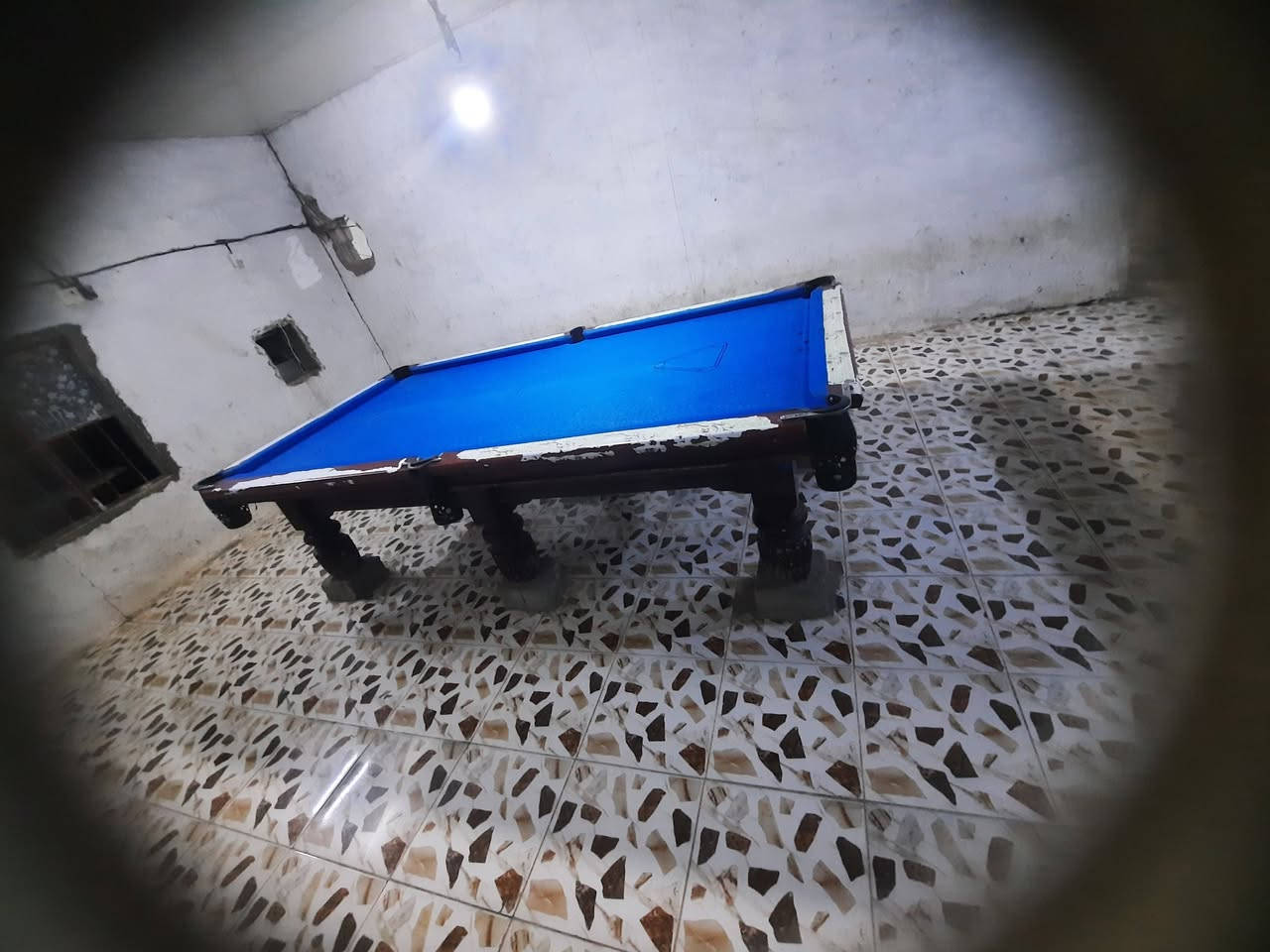 ميز بليارد لبيع المكان بابل الحمزه الغربي بل غزالي الشراي ينتصل *********** السعر خاص
