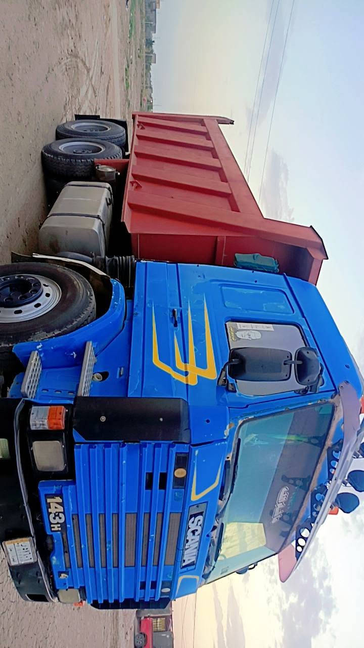 سلام عليكم سكانيا لكزز
مكينه 8  مجموعه كتر 19

رقم بصره سنويه 29

سياره جاهزه اخر خبايه 

تخم تاير بلكارتون  كلج وعينه جديد 

كهربايات كامله دوشمه جديد زوج باتري جديد 

بدي جديد 

 السماوه الخضر 

***********
