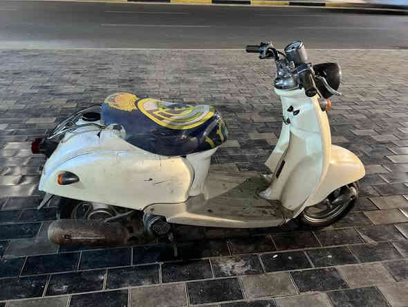 السلام عليكم كلاسك نثيه سرعه 60 مكينه مكفوله اكسل مكفول مكينه متسمع سوتها سلف هندر كهربائيات كلها شغاله اشاير كلها شغاله تايرات جدد استان شغال  ابريكات بلمكان لايت عالي ناصي  رايدها ب250وبيها مجال قليل  مكاني باب معظم رقمي ***********
