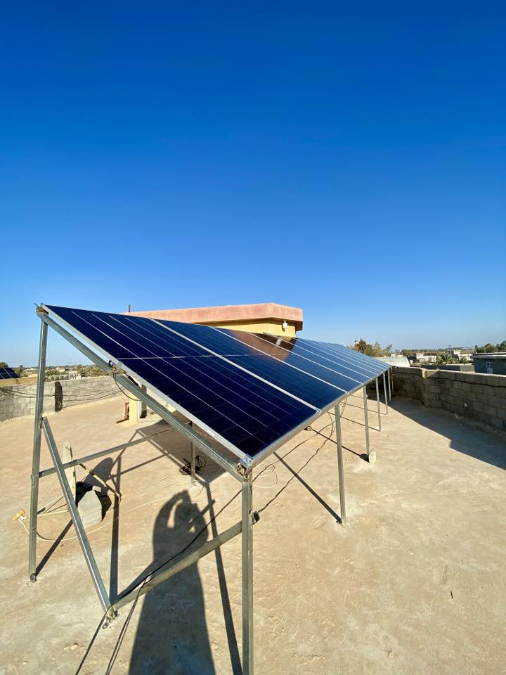 بعون الله وتوفيقه تم إنجاز نصب منظومة طاقة شمسية ☀️بقدرة 20 أمبير في عامرية الصمود وفق أحدث المعايير التقنية وبأجود المعدات العالمية، لتكون خياراً مثالياً لطاقة مستقرة وآمنة على مدار اليوم.

•ألواح طاقة شمسية نوعية عالية الكفاءة
 •منظم شحن متوافق مع سعة المنظومة
 •بطاريات خزن ذات أداء مستقر
 •إنفيرتر بتحويل نقي لحماية الأجهزة
 •هيكل تثبيت ومع ملحقات ربط أصلية

🔹 تم الفحص والتشغيل بنجاح مع ضمان كفاءة العمل.
🔹 كفالة المنظومة حسب تعليمات الشركات المجهزة.
🔹 خدمة صيانة ومتابعة فنية بعد التركيب.

نلتزم بتقديم الدعم الفني وخدمة ما بعد البيع لضمان أفضل أداء للمنظومة واستمرار عملها بكفاءة عالية.

للتواصل والاستفسار :- *********** - ***********
