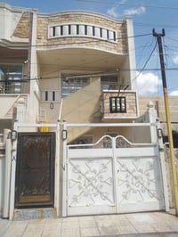 ٩٠متر للايجارطابق ثاني يحتوي على صاله مطبخ صحيات ٢غرف نوم شارع البداله...