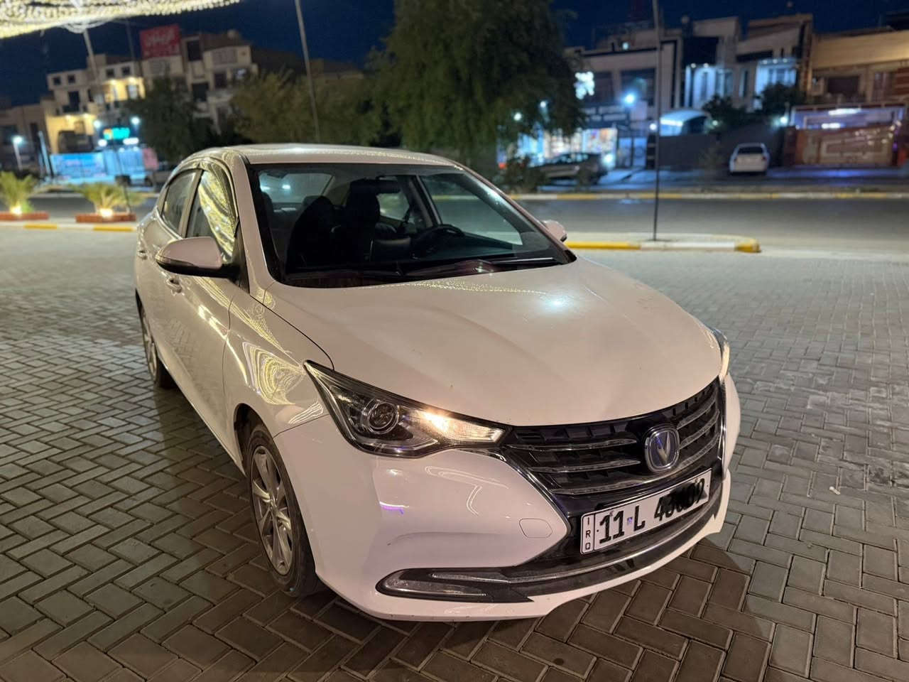 شانجان السفن 2025
ماشيه 34 الف 
جديده جدا 
بيها شخط بين الباب وجاملغ الخلفي  سويته على كده فقط

بعدها داخله بضمان الشركة سيرفس بشركة 

فتحه 
كامره
شاشه 
سويج عدد2 
دومشيه ارضيه وكشنات 
حساس خلفي 

السعر:  93 ورقه 

مكان السياره بغداد حي الجهاد 

***********
