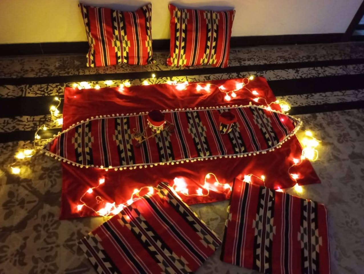 نوفر جميع أنواع الجلسات الرمضانيه حسب طلب الزبون
الاقمشه  كوبلان سدو قديفه شامو همايون
نشتغل جمله ومفرد
***********
