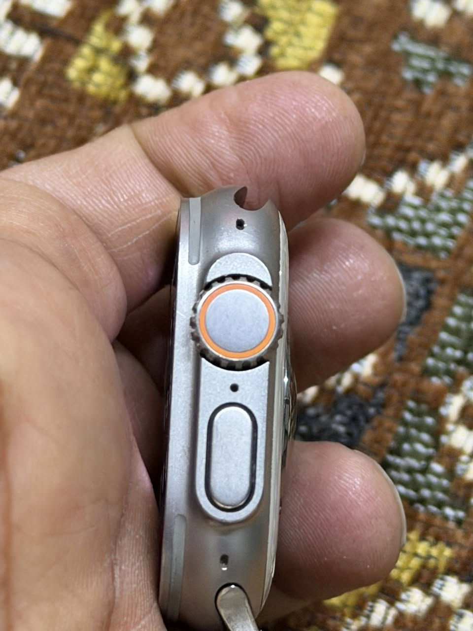 سلام عليكم ساعة ⌚️ الترا (1)للبيع بطارية 🔋 89نضافة 💯/90 كارتونة ضايعة 🔌 شاحنة الاصلية وياها 
السعر (450)
مكاني الشعب 
 ***********
***********
