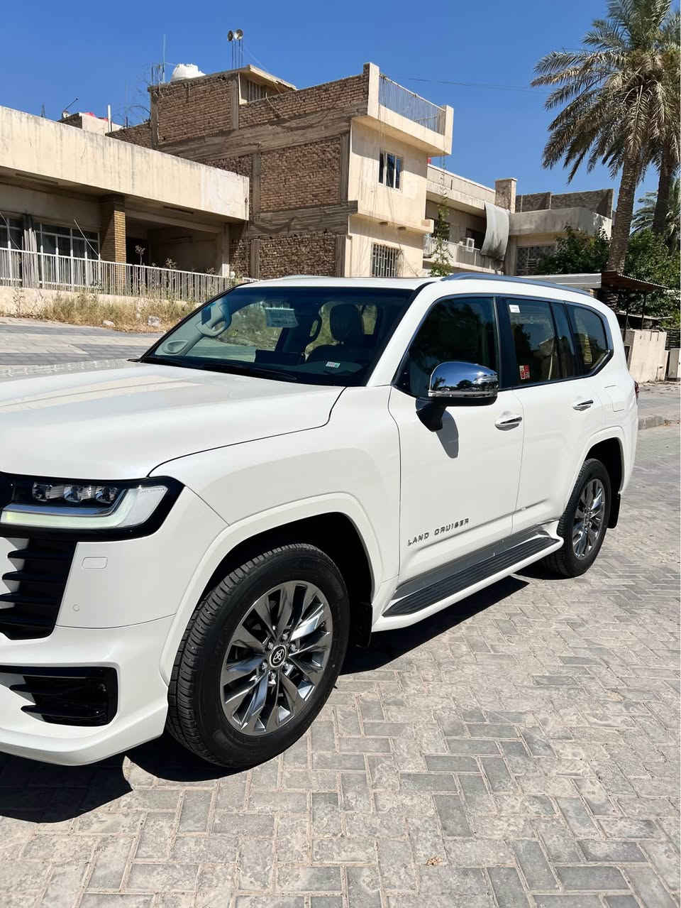 سلام عليكم لاندكروز VX 2024 ساز  تحت الضمان ماشية 6 الف زيرو مكفولة من الشخط والرصعة بدون اي ملاحظة باسمي فول مواصفات كراسي خلفية كهرباء كرسي ميموري مكان السيارة الكاظمية السعر 75,000$ هاتف ***********/*********** بغداد, العراق
