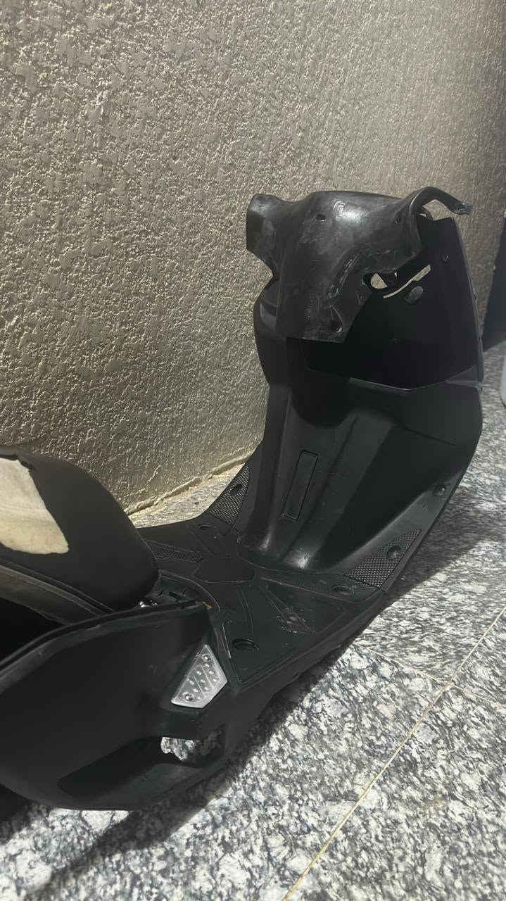 سوادات مضلع حديث كاملات ماعدا قبق كاور و كشن ابيع كامل  توصيل موجود ***********
