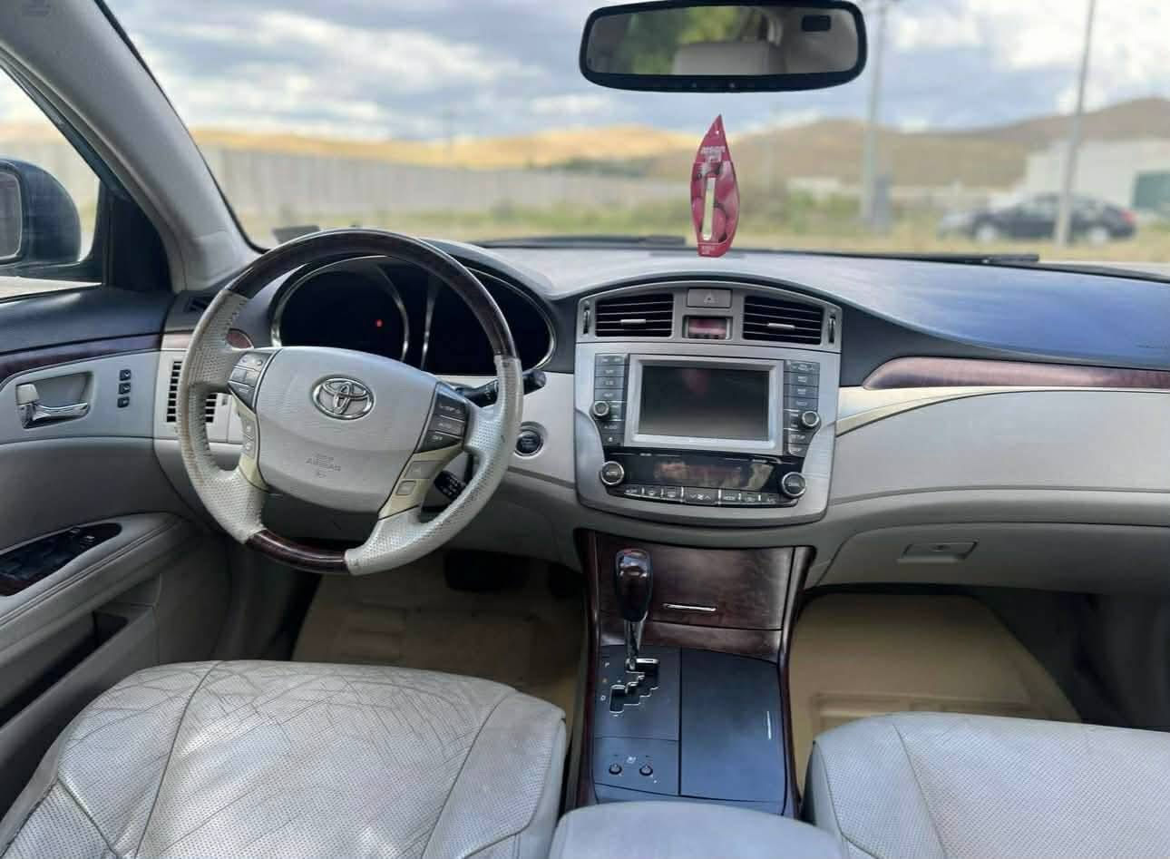 سڵاوی خوای گە ورە لە هه مولایە ک
تویتا افلون  مودیل 2011
فول لیمیتد 
ساغ ساغ 
گێرومە کینە نەکراوە تە وە  بە شە رتی سە د فیتە ر 
حیزام بویاغی امریکا ، سە قفو بونیدی و سندوغی بویاغ نیە 
بی لیدران بە شەرتی فحس 
تایە ی تازە یە 
کامل سیرفیز کراوە 
جرکە ی تیدانیە 
بی هیج نوقسانیە ک
ژمارە 
*********** السليمانية, العراق
