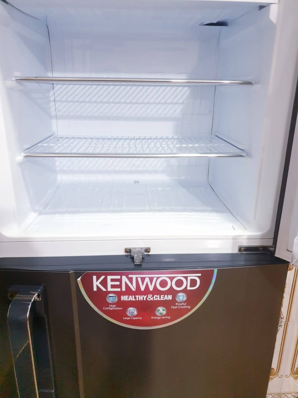 ثلاجة موديل Kenwood 
حجمها 24 قدم تبريد قوي وسريع 
واقتصادية في استهلاك الكهرباء 
سعرها 650 مكاني بغداد الشعب


**إذا كنت صاحب هذا الإعلان وتريد حذفه لأي سبب، رجاءا أرسل رسالة إلى الدعم الفني**
