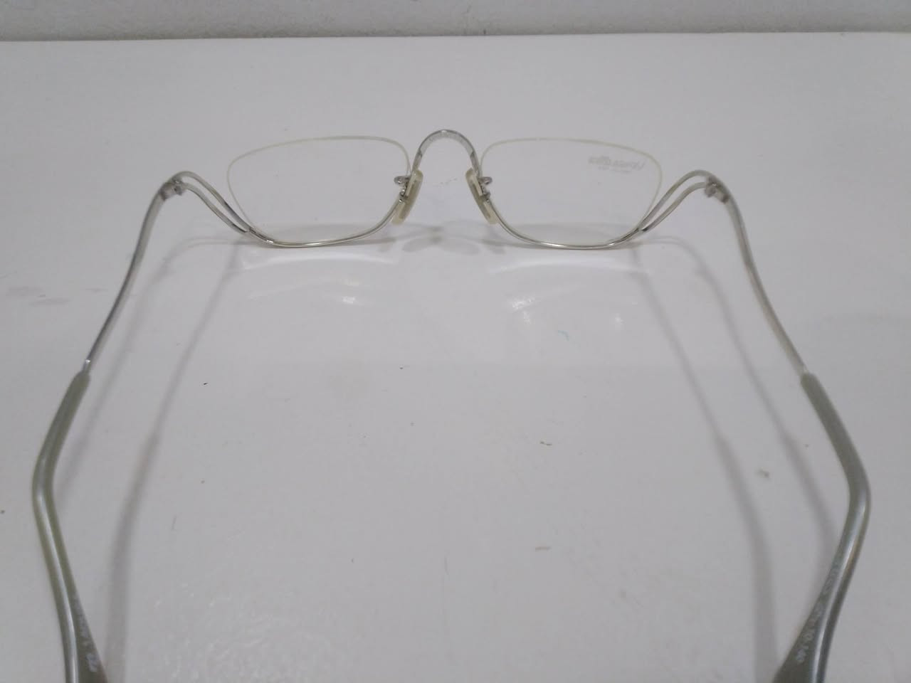 نظارة طبية هاف مون مختومة usa من إصدار شركة فيرزاتشي جديدة يوجد شحن


**إذا كنت صاحب هذا الإعلان وتريد حذفه لأي سبب، رجاءا أرسل رسالة إلى الدعم الفني**