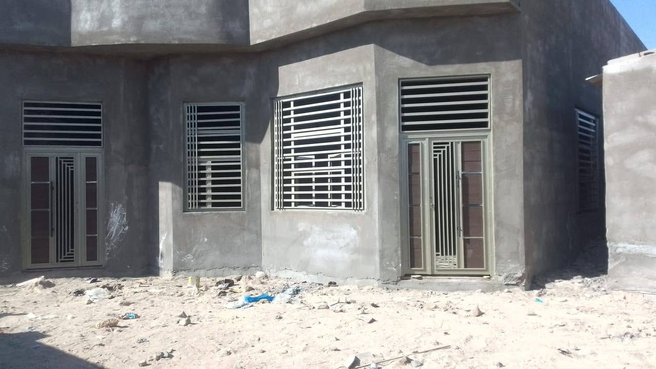 حدادة السلام المصاعد وجملونات وسقايف الكيسبان و الكيربي و السندويج بنل و تفصال شبابيك و البواب و المحجرات سيارات شغل درجة اولى حسب طلب الزبون سعر خياليه بأدارة ابو حيدر الخفاجي ***********
بادارة سلام الفرطوسي ة***********
