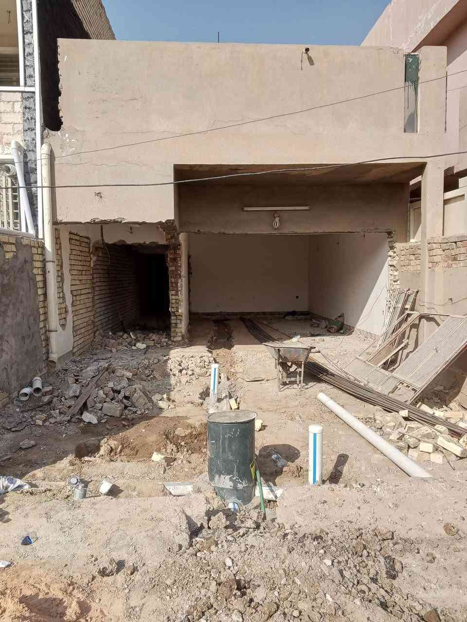 عرض البناء الاقوى في بغداد حصرا لدى 
الوليد للبناء والترميم ..😍😍

سعر المتر تسليم مفتاح(400)👌

سعر المتر هيكل (200)👌

‎دايخ شلون راح تبني بيتك ؟؟ 😓
‎محتار شلون راح تلكي مواصفات بسعر مناسب ؟؟ 😥😥
                           ‎متعرف شلون راح يكمل بيتك ؟؟ 
‎لا تدوخ  و لا ينشغل بالك ... مكتب الوليد راح يجمعلك السعر و الجودة و السرعة بالانجاز ..
 كل هذا  ..
                 بسعر المتر المربع ب(400)الف 👌

                 بسعر المتر هيكل ب(200)ألف 👌
                  (عرض خاص ولفتره محدوده )

                                                                                           
                                     
 للمتر المربع الواحد فقط ذرعة سقوف .. يعني المناور و الستارة و السياج الخارجي و الكراج مجانا مجانا .. 😍😍

‎وفق المواصفات الانشائية التالية :-

‎1-تهيئة الارض و حفرها بعمق (15) سم عن مستوى الارض و فرش طبقة من السبيس الخالي من الشوتئب و الجلمود عند الحاجة و حدل الارض بحادلة 20 طن للوصول الى المستوى المطلوب.
‎2-رش الارض بالمبيد الحشري الجرثومي عالي الفعالية مع فرش طبقة من النايلون الزراعي.
‎3-تأسيس شبكة مجاري (4)انج الامل الشريف او  مصري مسلح ثلاث طبقات. او البركة 
‎4-قالب الخشب و تسليح نشر حصيرتين حديد بنشر 30سم مع اضافة جسور بابعاد اتاري 25)سم ناجح بالفحص و باقطار حديد نصف انج مع شيش قياس 5 نوع عراقي f.f .
‎5-صب الاساس باسمنت مقاوم خلطة c30 بارتفاع 40سم للرفت.
‎6-صب البتلو مع اضافة مواد عازلة للرطوبة.
‎7-البناء يكون بالطابوق الابيض الجمهوري.
‎8-صب الاسقف نشر 30سم مع جسور بارتفاع 30سم و مواصفات الطابق الثاني و البيتونة نفس القياسات المذكورة.
‎9-تأسيس شبكة الماء مسلح درجة اولى تركي.
‎10-تأسيس الكهرباء نوع سيمنز العقبة الاردني.
‎11-تطبيك الارضية الكاشي  او بورسلين بسعر اقصاه 15 الف دينار للمتر.
‎12-تطبيك الحمامات و المطابخ بالسيراميك الهندي او الاسباني بسعر اقصاه 13 الف دينار للمتر.
‎13-عمل الجص و البورك بمساطر بقياسات 90 سم و البورك نوع غزال او مالج.
‎14-الواجهة مرمر و بورسلين بنسبة 50% من كامل الواجهة بدون اي اضافة بالاسعار.
‎15-ديكورات جبسوم بورد للصالة فقط.
‎16-الانارة نوع سعودي او اماراتي بضمان 5 سنوات و الميزانية نوع (اي بي بي ) سويسري ضمان 25 سنة.
‎17-الفتنكات الصحية و الاثاث للصحيات نوع تركي درجة اولى.
‎18-لبخ المناور و الجدران الداخلية و الستارة للسطح مع النثر.
‎19-بايات الدرج كرانيت درجة ثانية او بورسلين حسب اختيار الزبون.
‎20-فريمات حديد لجميع الشبابيك .
‎21-محجر الدرج المنيوم تركي .
‎22-الابواب الداخلية تركية بقياس 210سم .
‎23-الشبابيك حديد او المنيوم مع زجاج بقياس 6ملم و ابواب المداخل حديد.
‎24-باب الاستقبال قاصة تركي المنشأ مع كيلونات ايطالية بضمان 20سنة من شركة عالمية
‎25-السطح شتايكر مع فلين بسمك 3سم مع زميج مع عازل رطوبة.
‎26-تجهيز سخان سعة 120لتر مع تجهيز تانكي ماء سعة 1000لتر مع بوستر مع مضخة ماء درجة اولى.
‎27-باب السياج الخارجي حديد درجة اولى.
‎28-شبكة معالجة ارضة مع شبكة خطوط كامرات مع انترنيت .
‎29-طلاء الوحدة السكنية بطلاء بلاستيكي نوع ديلوكس او ناشونال او برجر.

‎ ملاحظة :- العمل نقدا فقط و على دفعات خلال وحسب الانجازالعمل  
ملاحضه .. هذا الاسعار لاتشمل الزراعي .. لكون طابع العمل في الزراعي معروف
.
   اي استفسار خاص 

  الاتصال على الرقم او وات ساب
***********
@الجميع
