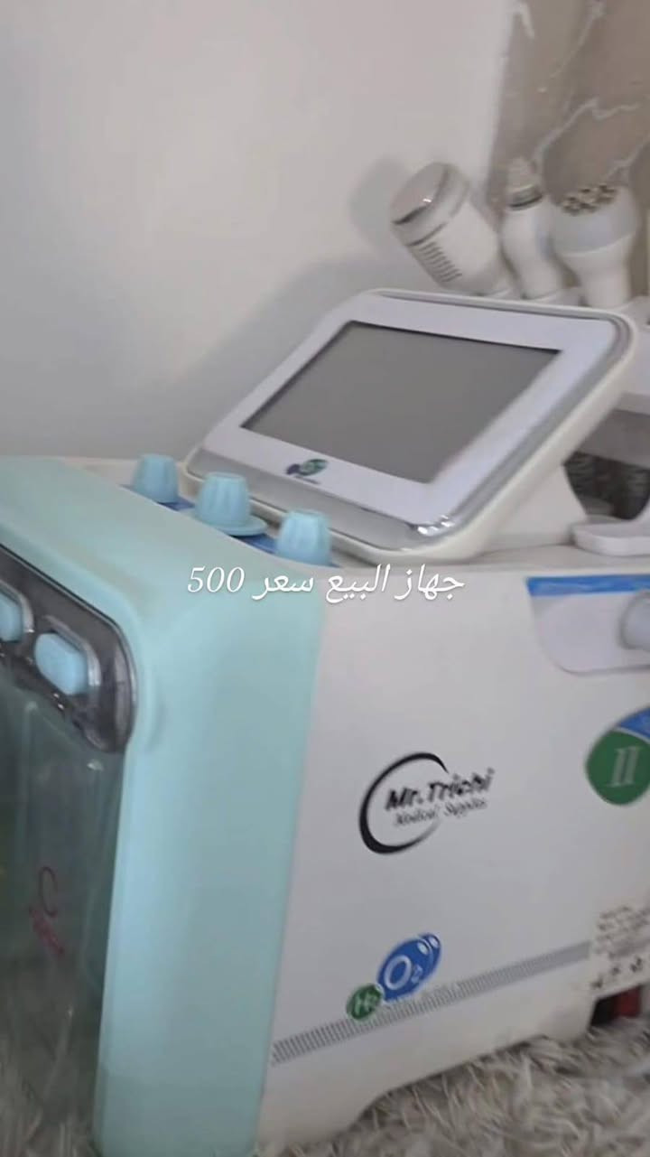 سلام عليكم غراض للبيع مثل ما واضح بالصوره مع تاجير غرفتين صالون نسائي الغرفتين فقط للنساء مكانه شارع 40 مقابيل ماكولات السوري اي استفسار هذا رقمي ***********

