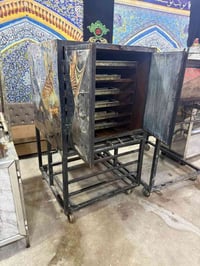 شواية كباب وشواية كص وفرن معجنات مع ١٢ طاولي وفرن لحم بعجين للبيع الات...