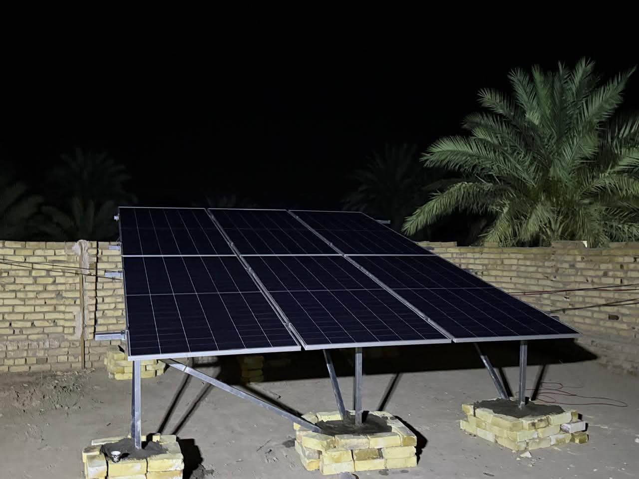 تم بحمد الله تجهيز وتنصيب منظومة طاقة شمسية متكاملة بقدرة
☀️ 12 أمبير نهاري و12 أمبير ليلي
في بيت الاستاذ جعفر عبد الحسن
قرية ال بو خزعل

🔋 مكونات المنظومة:
✅ بطارية DEYE أصلية بقدرة 12KW
ضمان رسمي لمدة 5 سنوات
أداء ثابت، خزن عالي، وعمر تشغيلي طويل حتى مع الضغط المستمر.

⚡ انفيرتر DEYE بقدرة 6KW
بضمان 5 سنوات
من أفضل الانفيرترات العالمية من حيث الكفاءة والاستقرار والحماية الذكية للأجهزة.

☀️ ألواح LONGi بقدرة 620W
بضمان 15 سنة
ألواح عالية الكفاءة بإنتاج ممتاز حتى بالأجواء الحارة والغبار، مع أداء قوي وتوفير حقيقي بالطاقة.

🔧 تم تنفيذ العمل باحترافية عالية وبأجود المواد مع ضبط كامل للمنظومة لضمان أفضل إنتاج واستمرارية بالكهرباء ليل نهار.

الطاقة الشمسية اليوم مو رفاهية… هي راحة، توفير، واستقلال عن انقطاع الكهرباء

للتواصل 
مهندس حمزة:***********
مهندس عباس:***********
