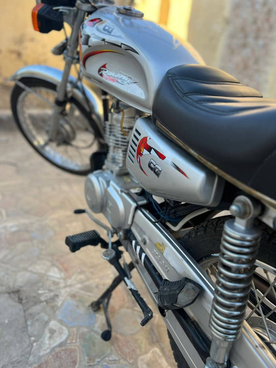 للبيع تعمير 25
السعر 1050
وبيه مجال 
شاصي 19اوراق اصولي شرط 
محرك تفيلس ما فيلس
مكاني سوك الشيوخ 
شراي اتصل عل رقم 0784468623
واتسب ***********
