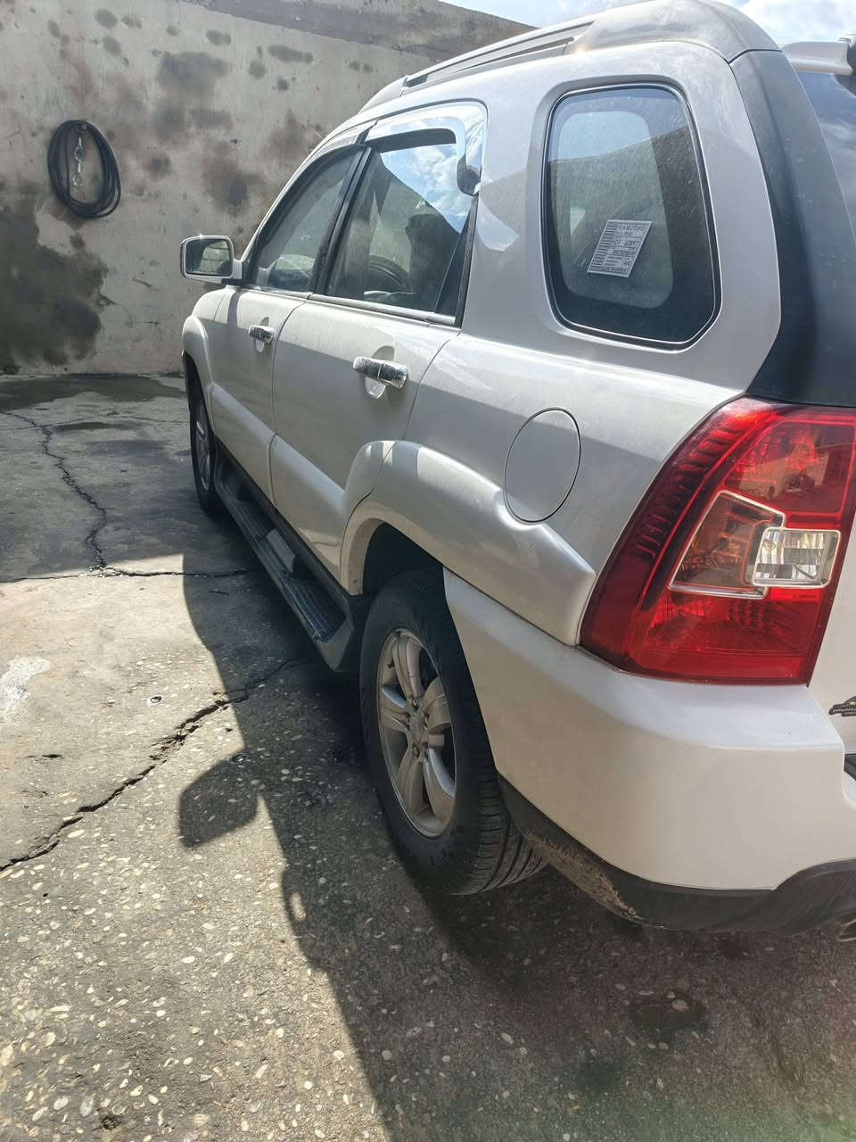 سبورتج 2010 داخل لونين فول سلايات حساسات كامرا طخم تاير جديد سيارة جديدة بيها ملاحظات بصيطه رقم اربيل السيارة بسمي سنويه جديدة هزة جديدة السعر 120،،، ***********/////***********
