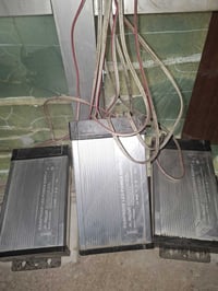 محولات عدد 5  3 من عدهم 600 واط و2 منهم 300 واط للبيع اكو وحده عطلانه ...
