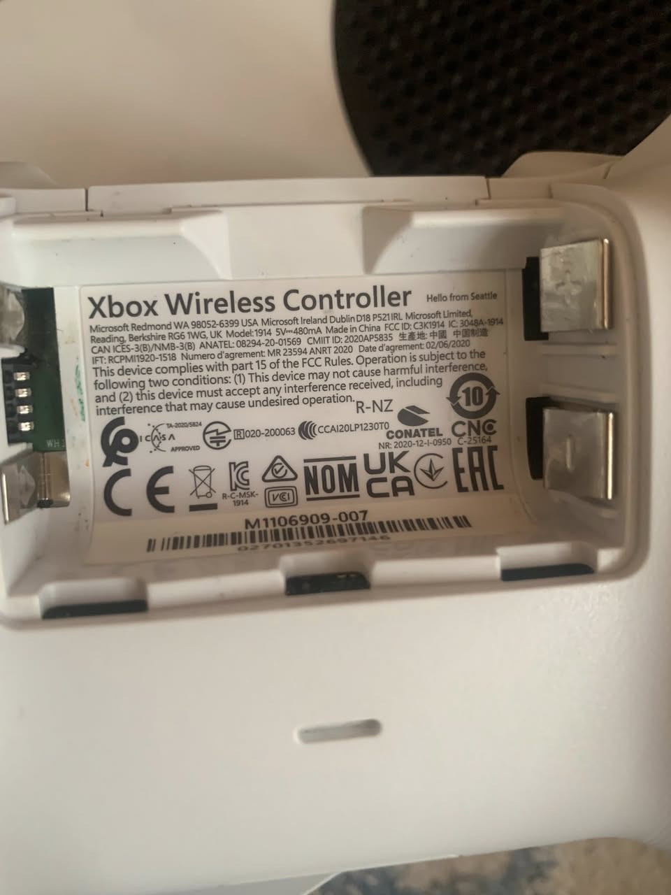 اكس بوكس سيريس إس إصدار 24 استعمال شخصي وقليل وجميع ملحقاته والكارتون الأصلي الذاكره 512 كلش نضيف الجهاز النظافه 100‎%‎ واستعمال قليل باليوم 2ساعتين وبيه كيم باس شهر مملوك العب هواي للبيع السعر350قفل  قفل قفل*********** واتساب
