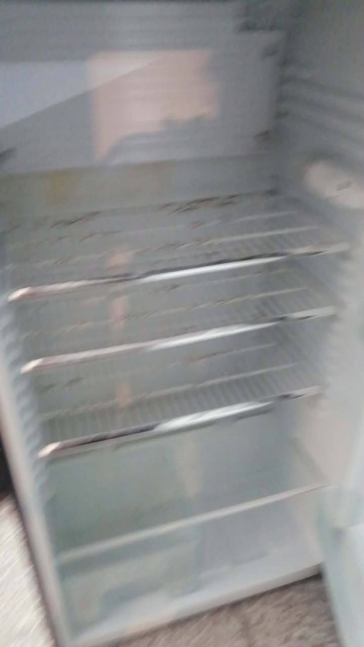 ثلاجة نضيفة جدا جبيرة شرط الفحص بلادي سعره ١٦٠وبيه مجال لشراي مكانه نجف


**إذا كنت صاحب هذا الإعلان وتريد حذفه لأي سبب، رجاءا أرسل رسالة إلى الدعم الفني**